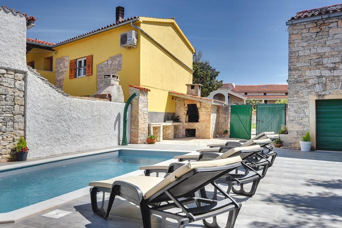 Villa Micol Gajana Exterior photo