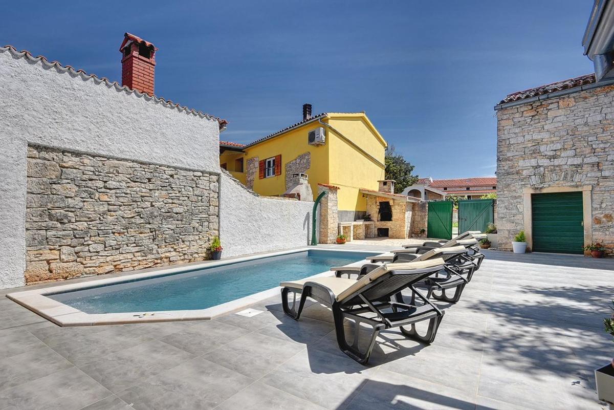 Villa Micol Gajana Exterior photo