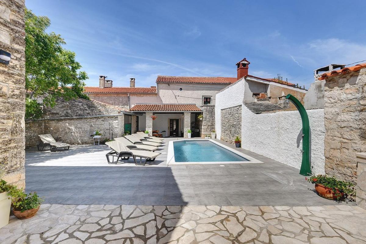 Villa Micol Gajana Exterior photo